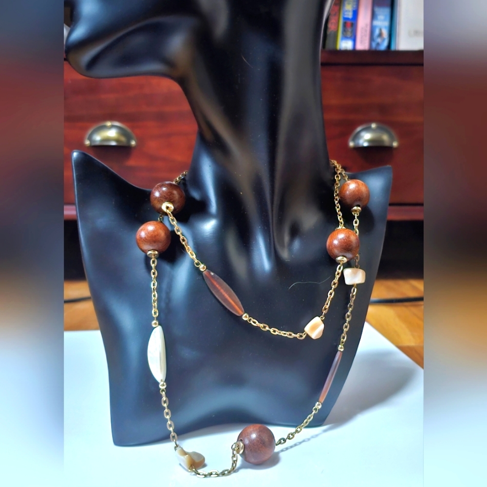 ⭐ Beaded Pearl Necklace on Gold Chain
